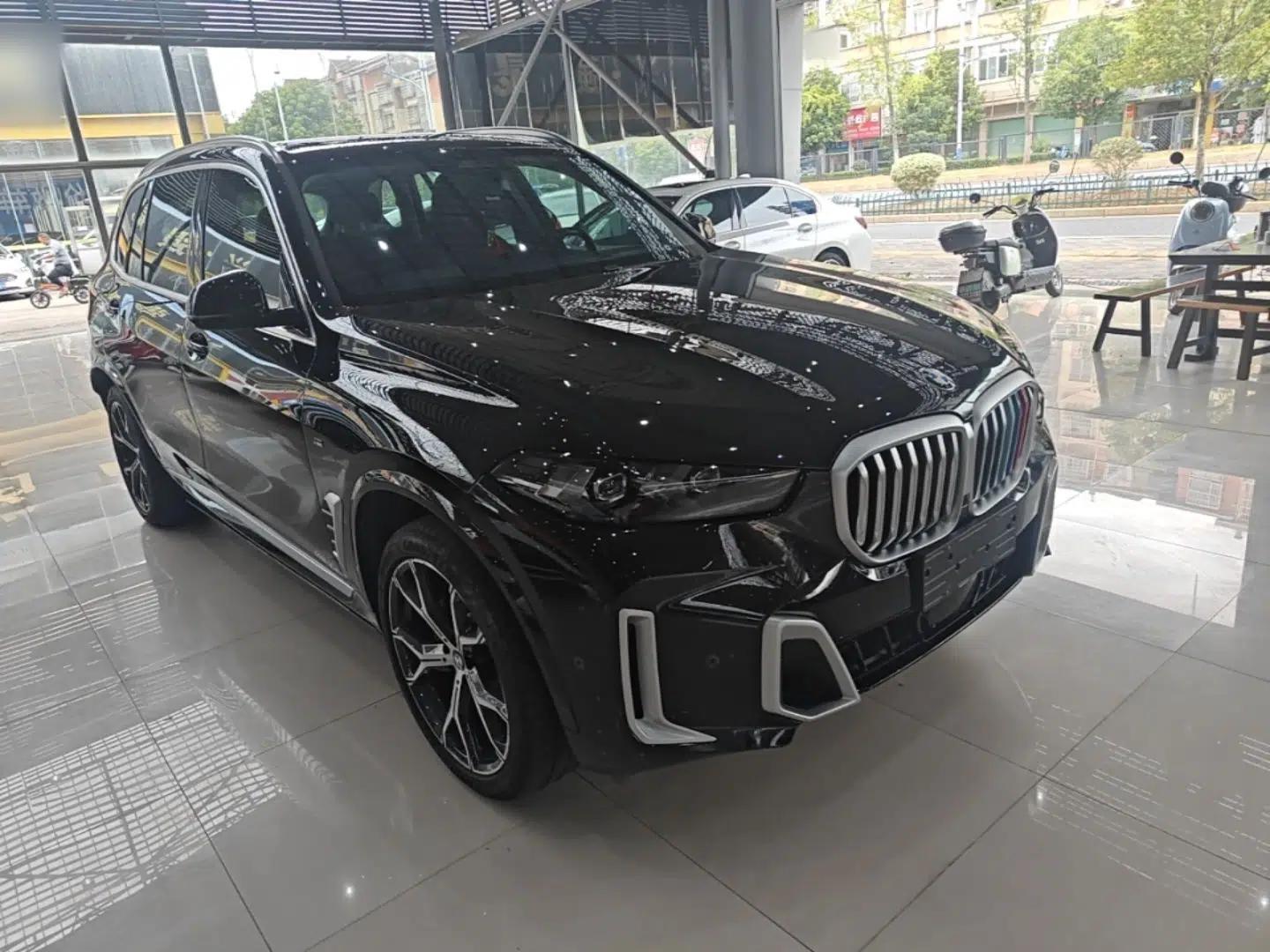 BMW X5 2023 xDrive 30Li Luxury M Sport Package — миниатюра 3