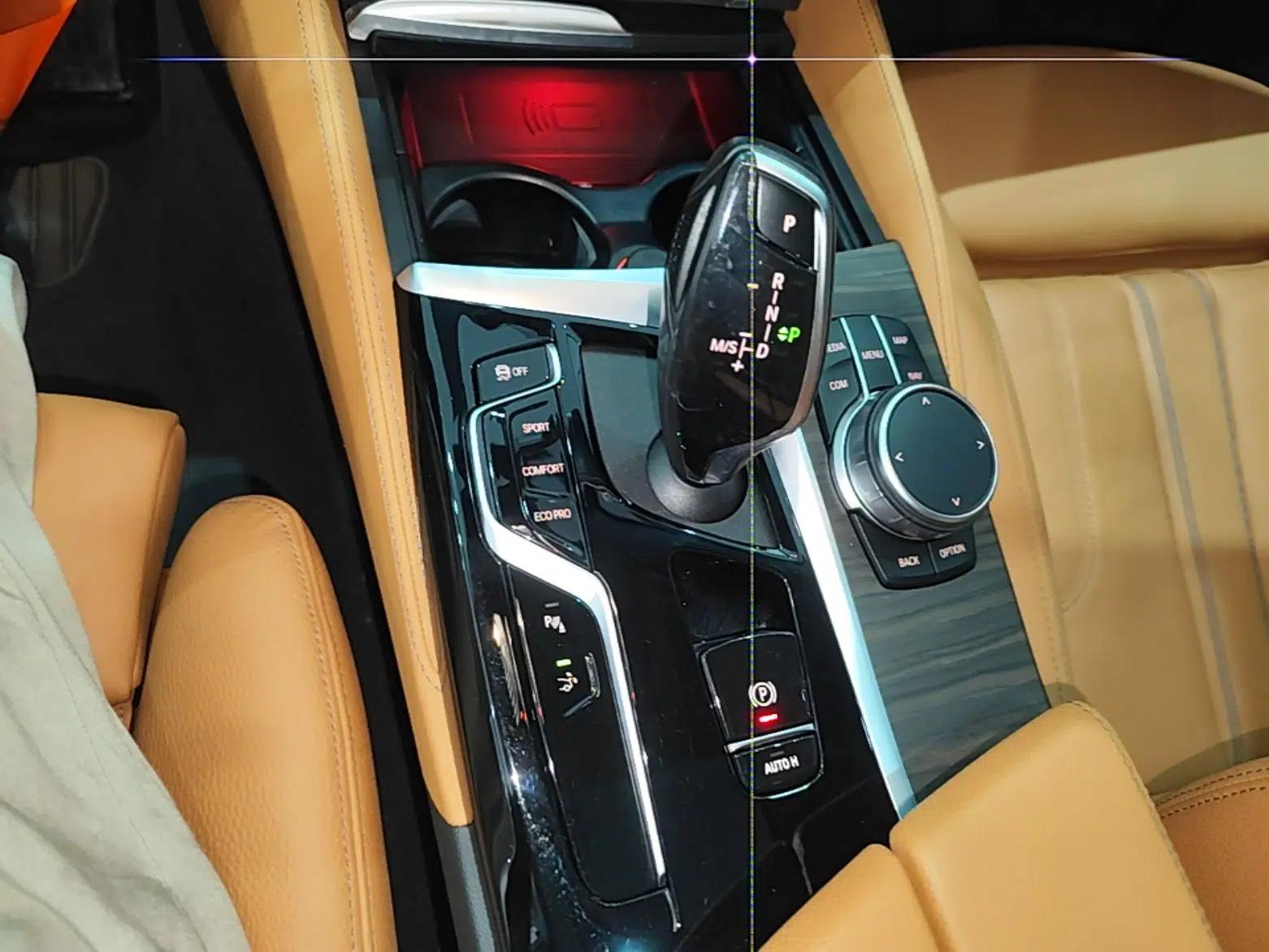 BMW 6 Series GT 2022 630i Luxury Design Package — миниатюра 21