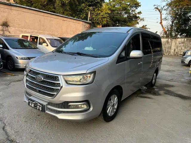 Refine M4 2016 2.0L Manual Deluxe Smart Edition