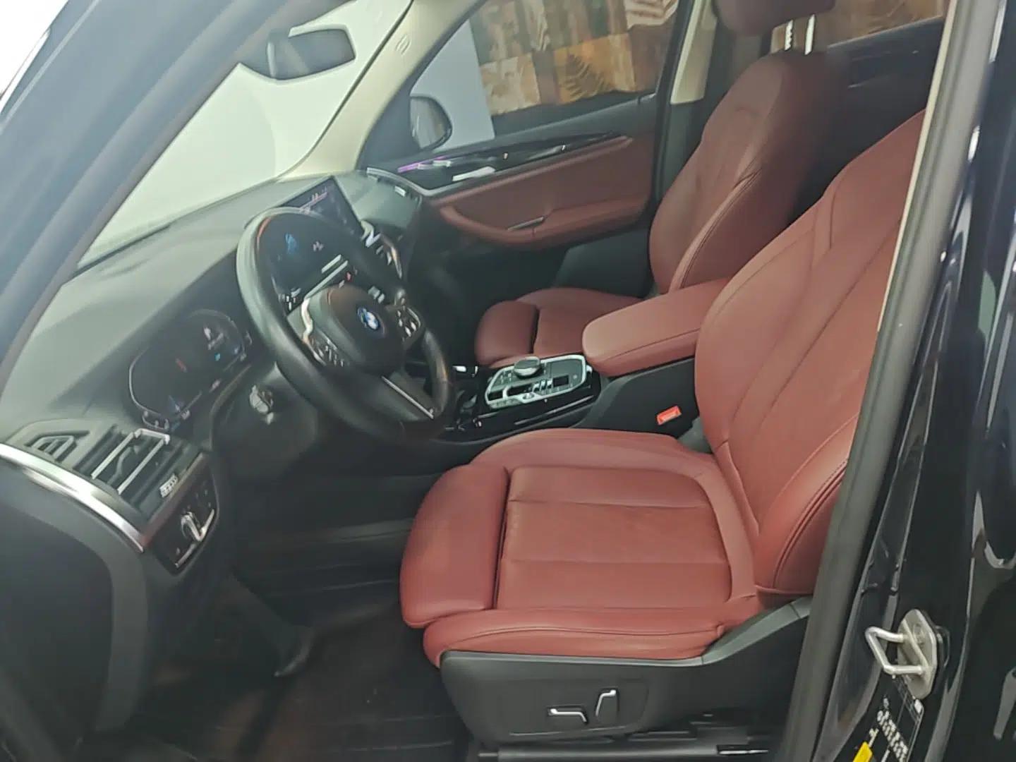 BMW iX3 2022 Leading Model — миниатюра 17