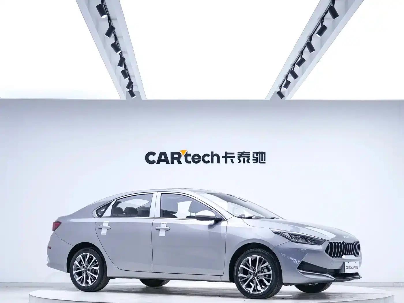 Kia K3 2021 Facelift 1.5L CVT Fashion Edition — миниатюра 6