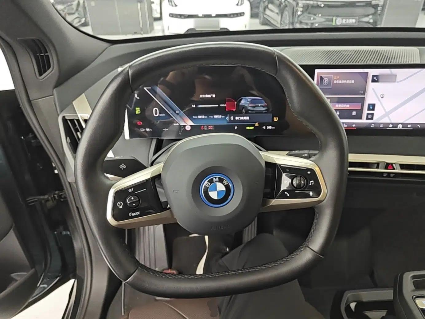 BMW iX 2023 Updated xDrive40 — миниатюра 18