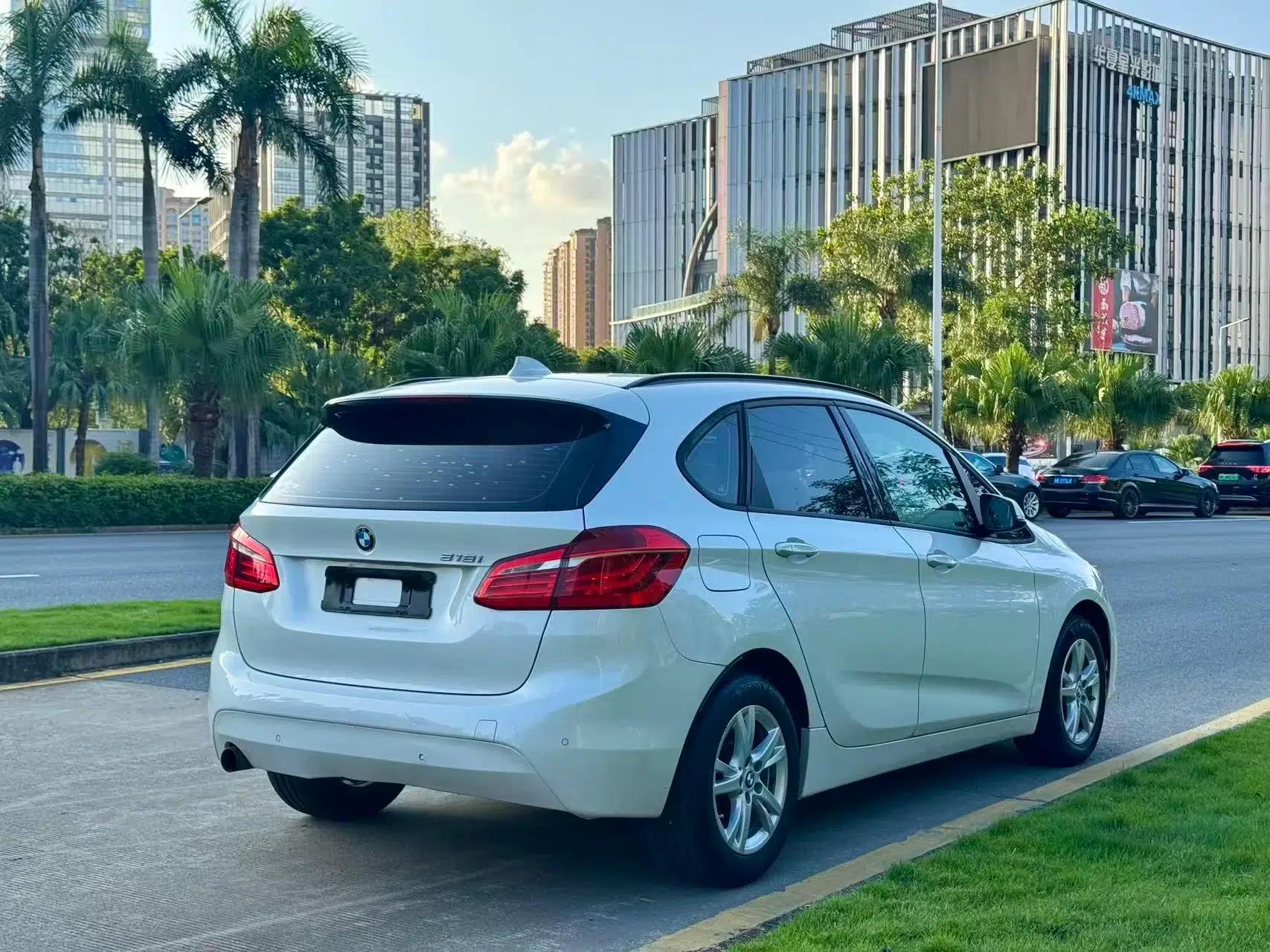 BMW 2 Series Active Tourer 2016 218i Leading Model — миниатюра 6