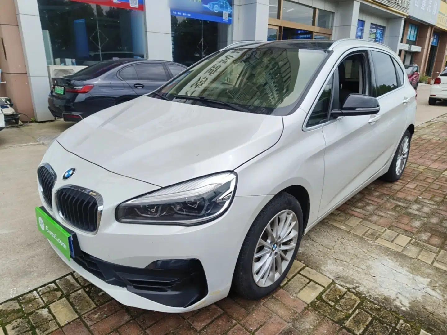 BMW 2 Series Active Tourer 2019 218i Leading Model — миниатюра 1