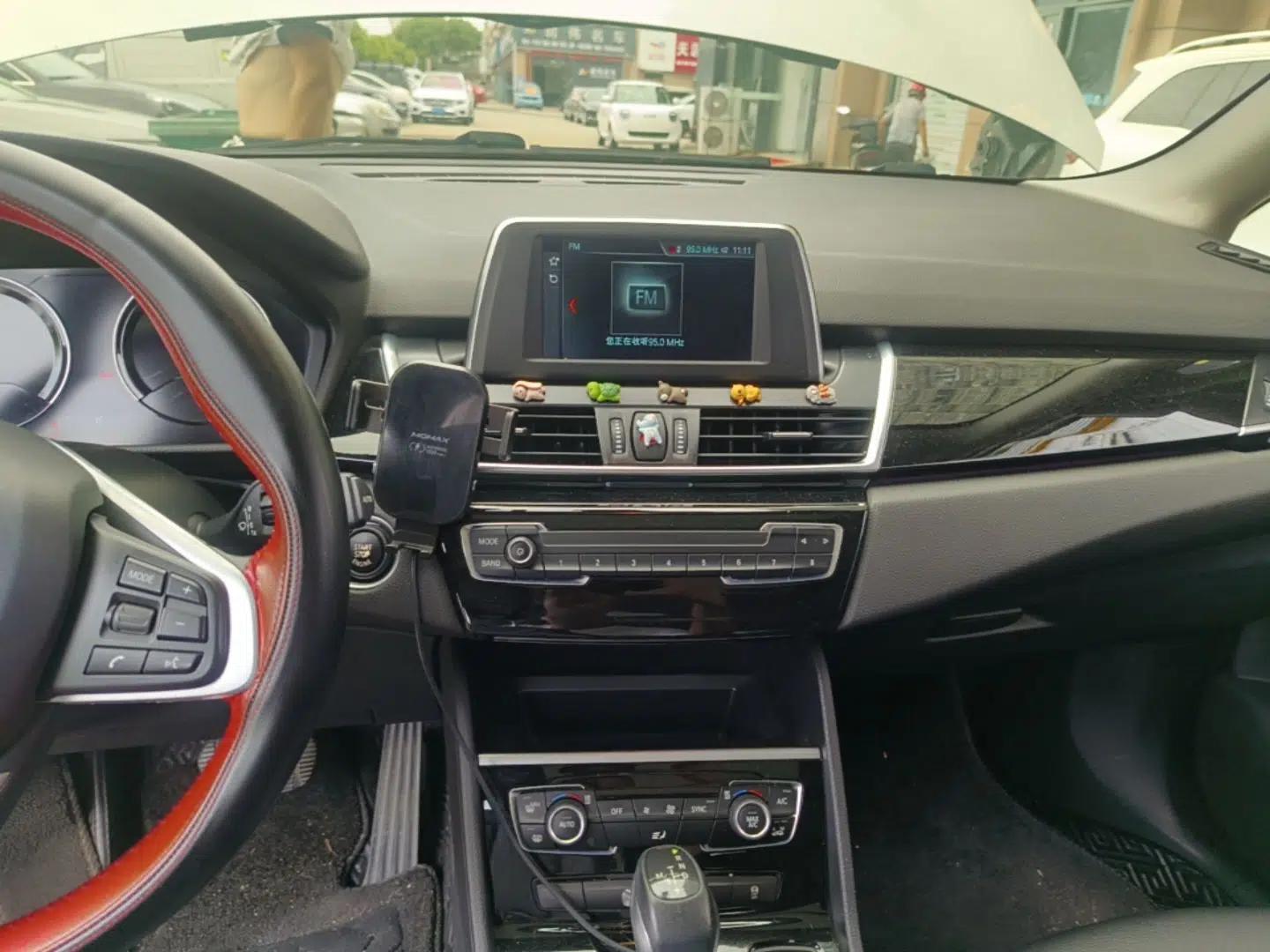 BMW 2 Series Active Tourer 2019 218i Leading Model — миниатюра 15