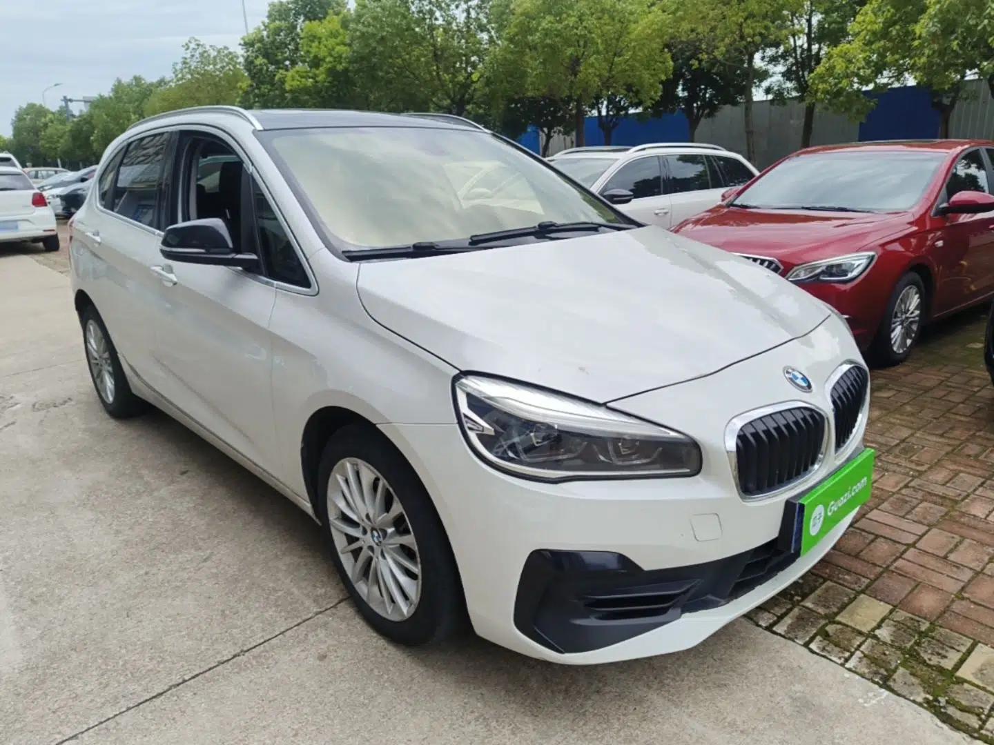 BMW 2 Series Active Tourer 2019 218i Leading Model — миниатюра 3