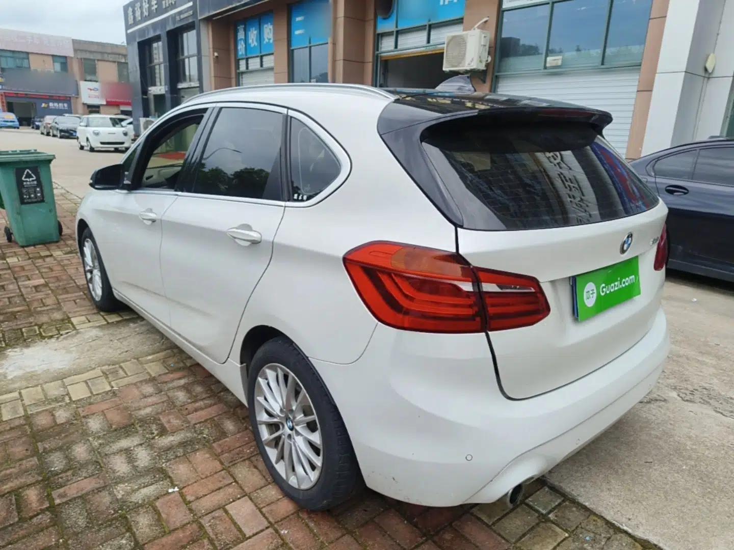 BMW 2 Series Active Tourer 2019 218i Leading Model — миниатюра 4