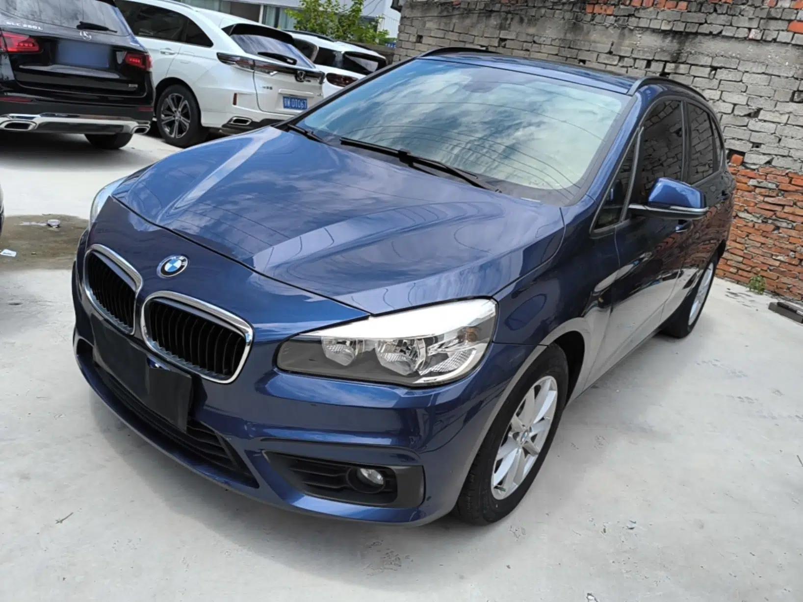 BMW 2 Series Active Tourer 2016 218i Fashion Model — миниатюра 1