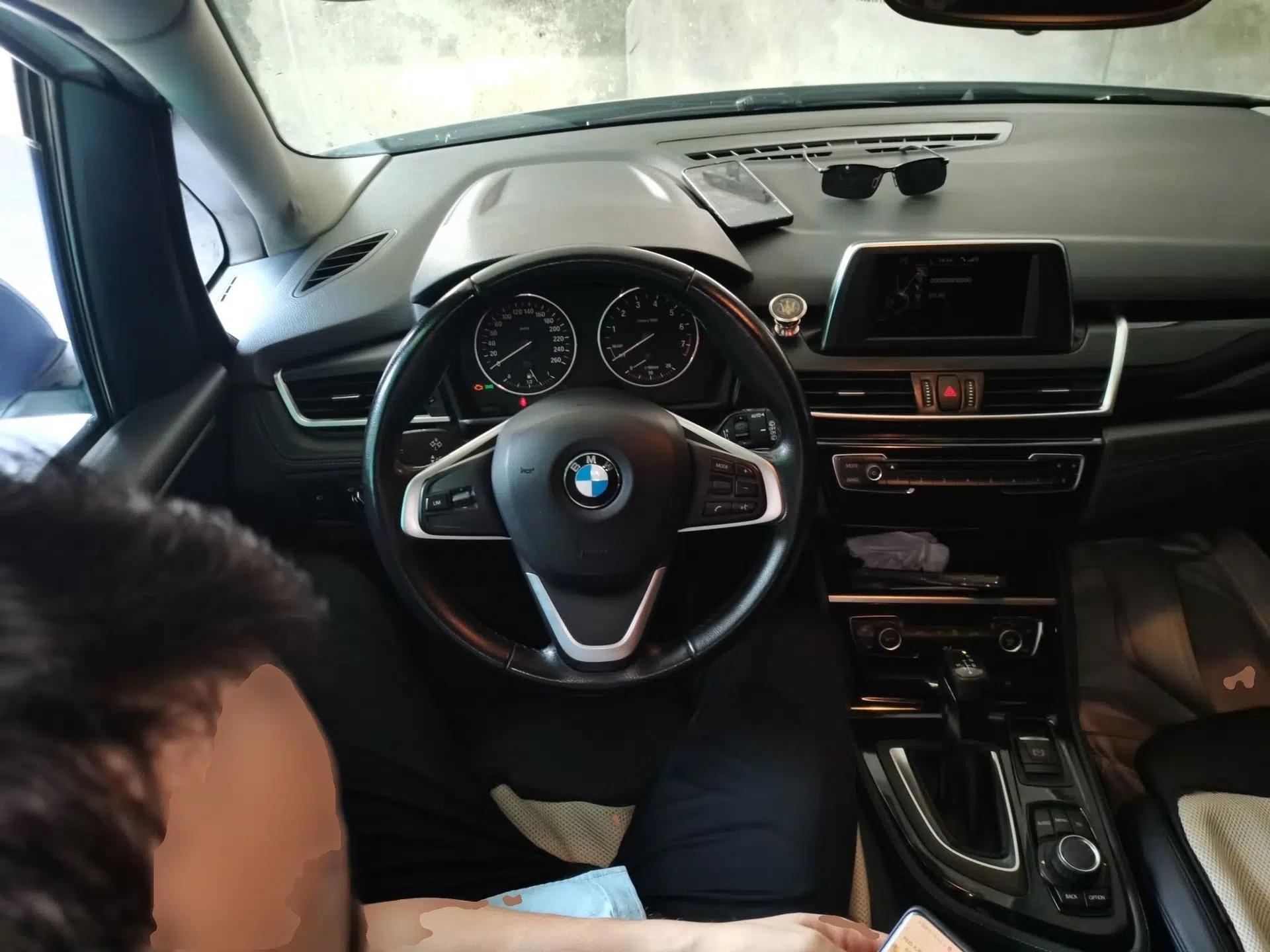 BMW 2 Series Active Tourer 2016 218i Sports Design Package — миниатюра 10
