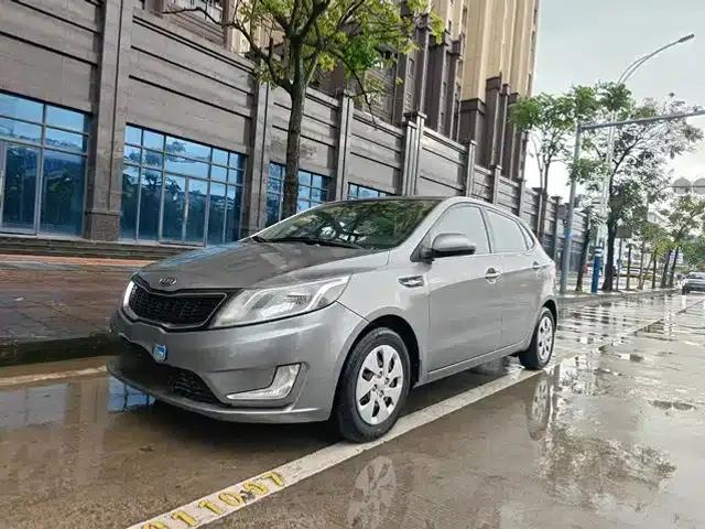 Kia K2 2012 Hatchback 1.4L MT GLS