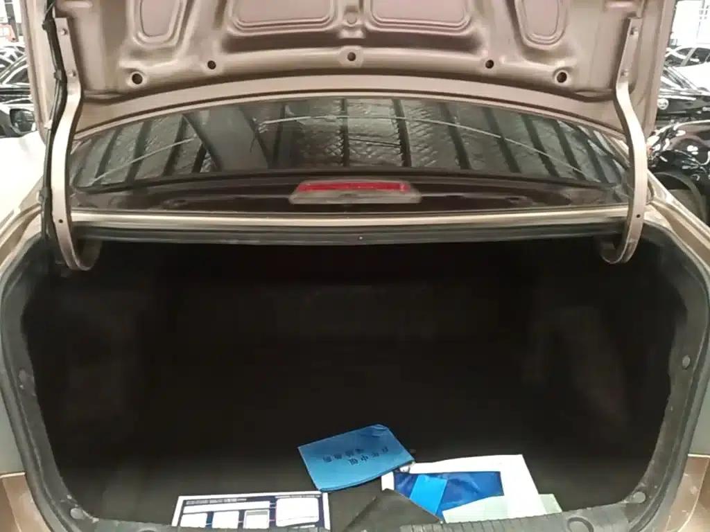 Kia K2 2015 Sedan 1.4L AT GLS — миниатюра 19