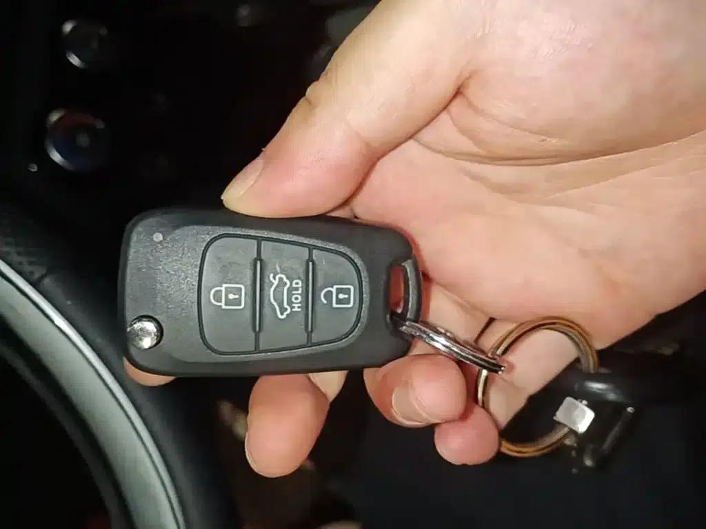 Kia K2 2015 Sedan 1.4L AT GLS — миниатюра 9