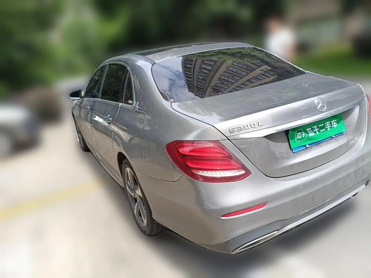 Mercedes-Benz E-Class 2019 E 300 L Sporty and Stylish Model — миниатюра 4