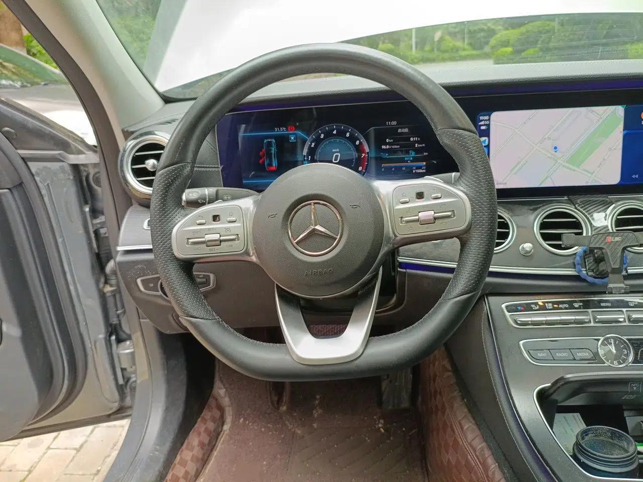 Mercedes-Benz E-Class 2019 E 300 L Sporty and Stylish Model — миниатюра 10