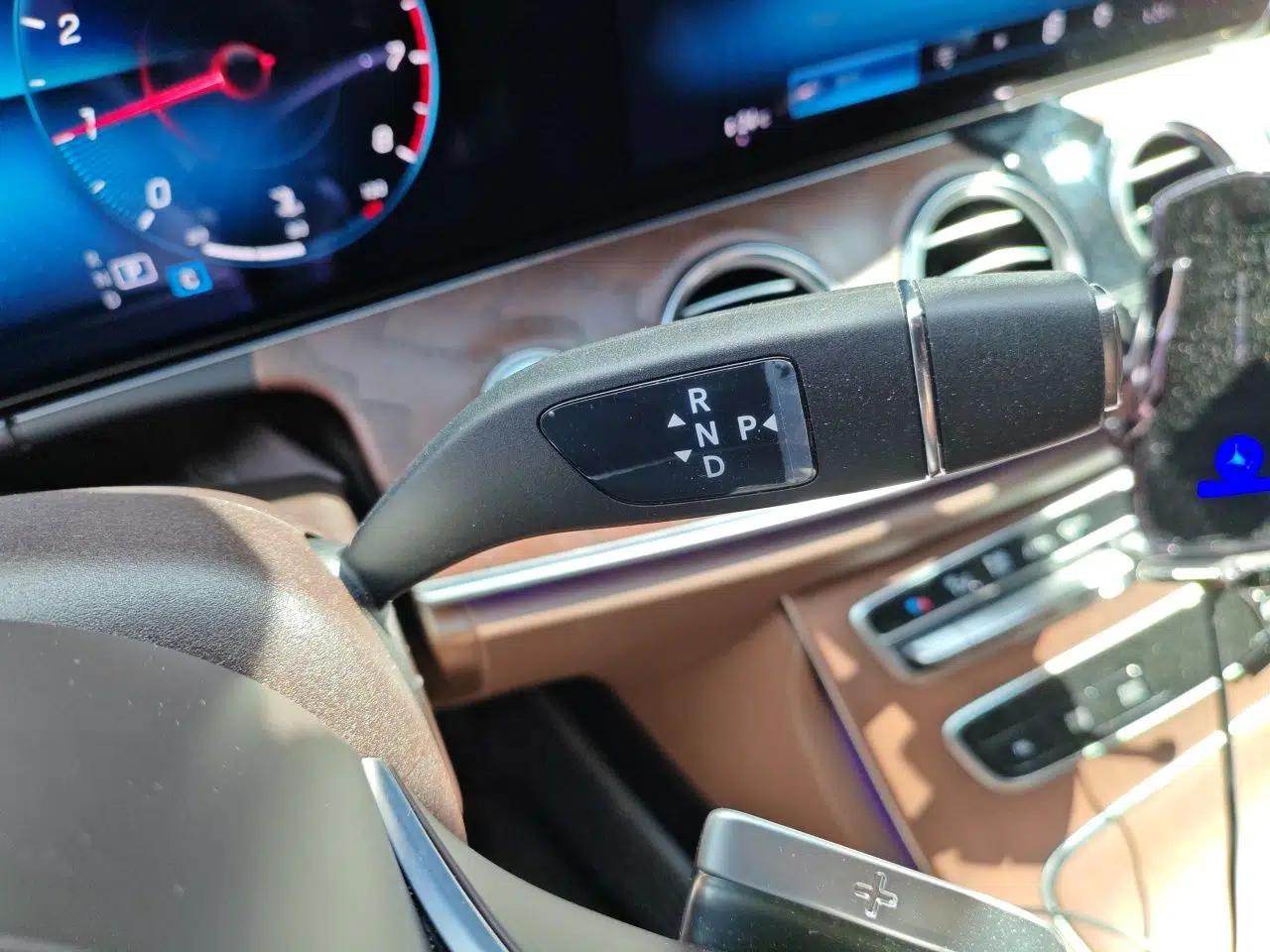 Mercedes-Benz E-Class 2023 E 300 L Luxury Model — миниатюра 14