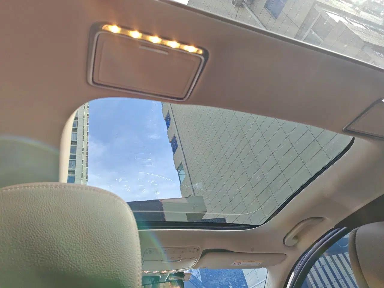 Mercedes-Benz E-Class 2023 E 300 L Luxury Model — миниатюра 18
