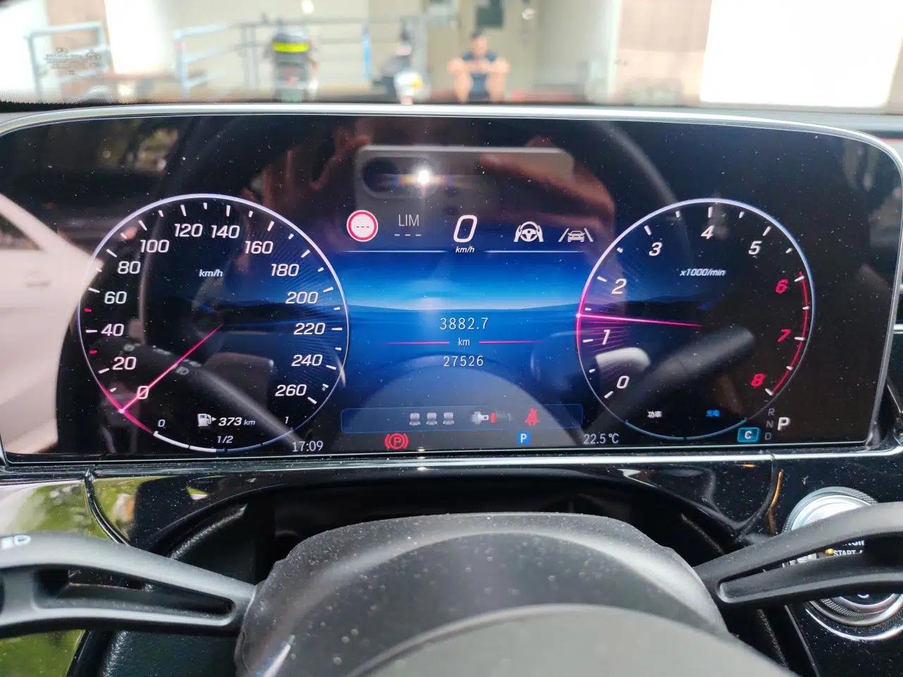 Mercedes-Benz E-Class 2024 E 300 L Luxury Model — миниатюра 11