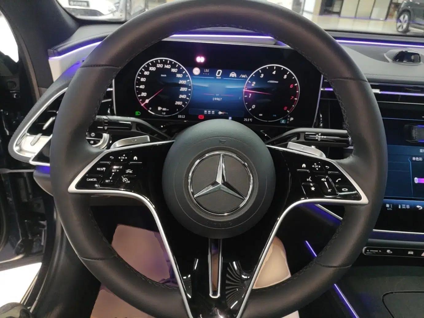 Mercedes-Benz E-Class 2024 E 300 L Luxury Model — миниатюра 13