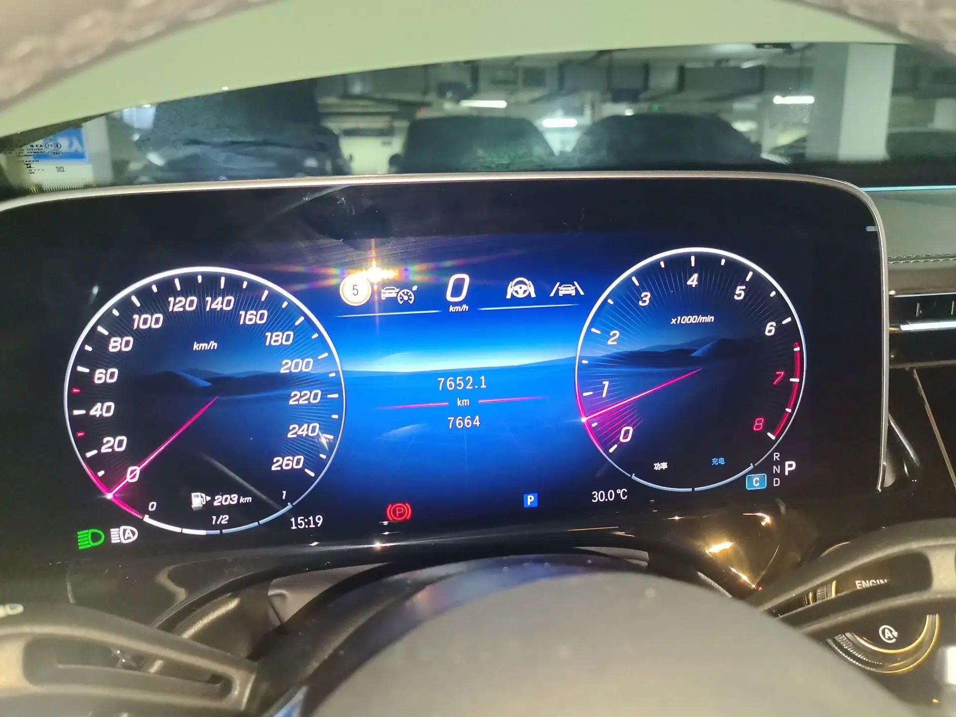 Mercedes-Benz E-Class 2025 Restyled E 300 Luxury Sport Edition — миниатюра 11