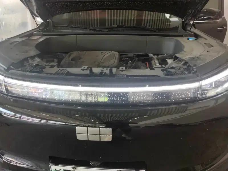 Galaxy M9 2025 210km/h AWD Navigator Edition — миниатюра 25