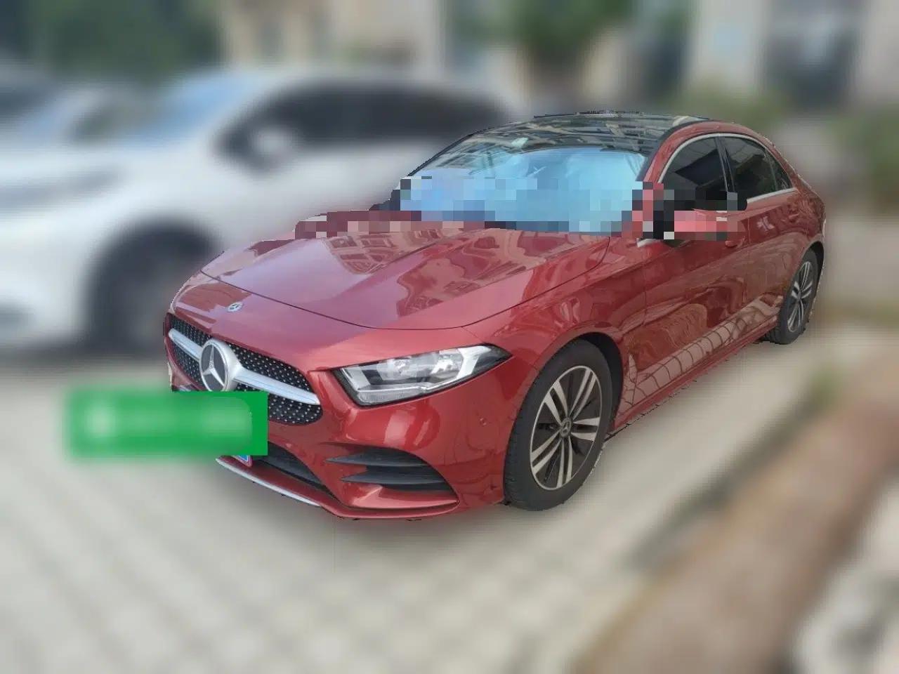 Mercedes-Benz A-Class 2019 A 180 L Sport Sedan — миниатюра 1