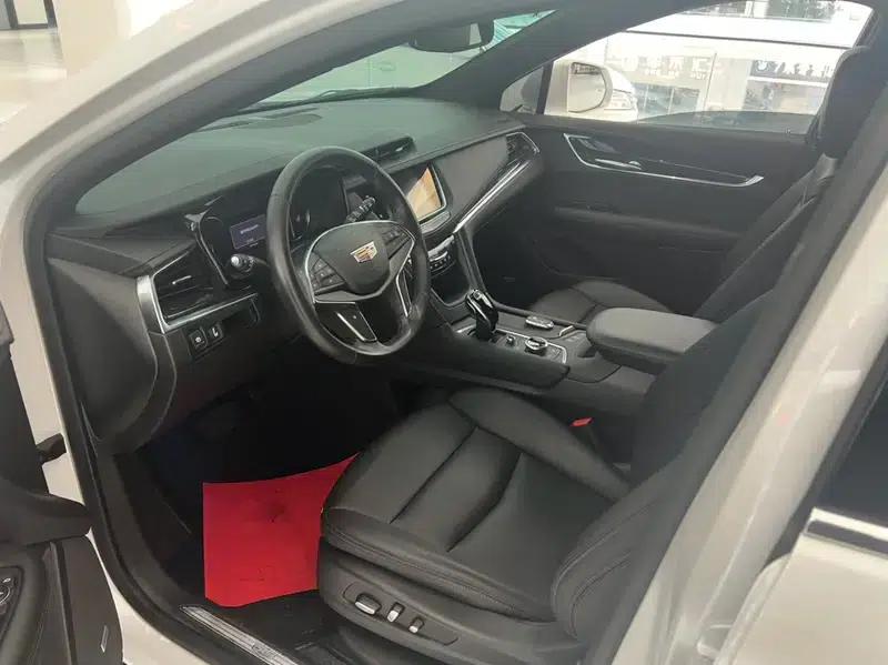 Cadillac XT5 2022 2.0T AWD Luxury — миниатюра 8