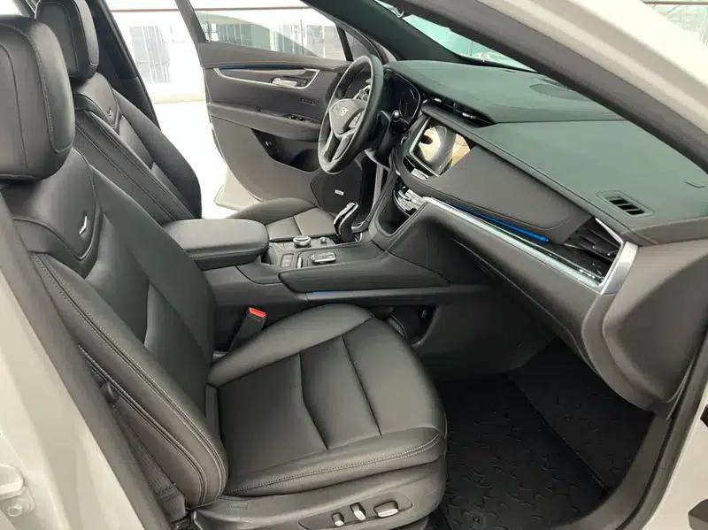 Cadillac XT5 2022 2.0T AWD Luxury — миниатюра 10