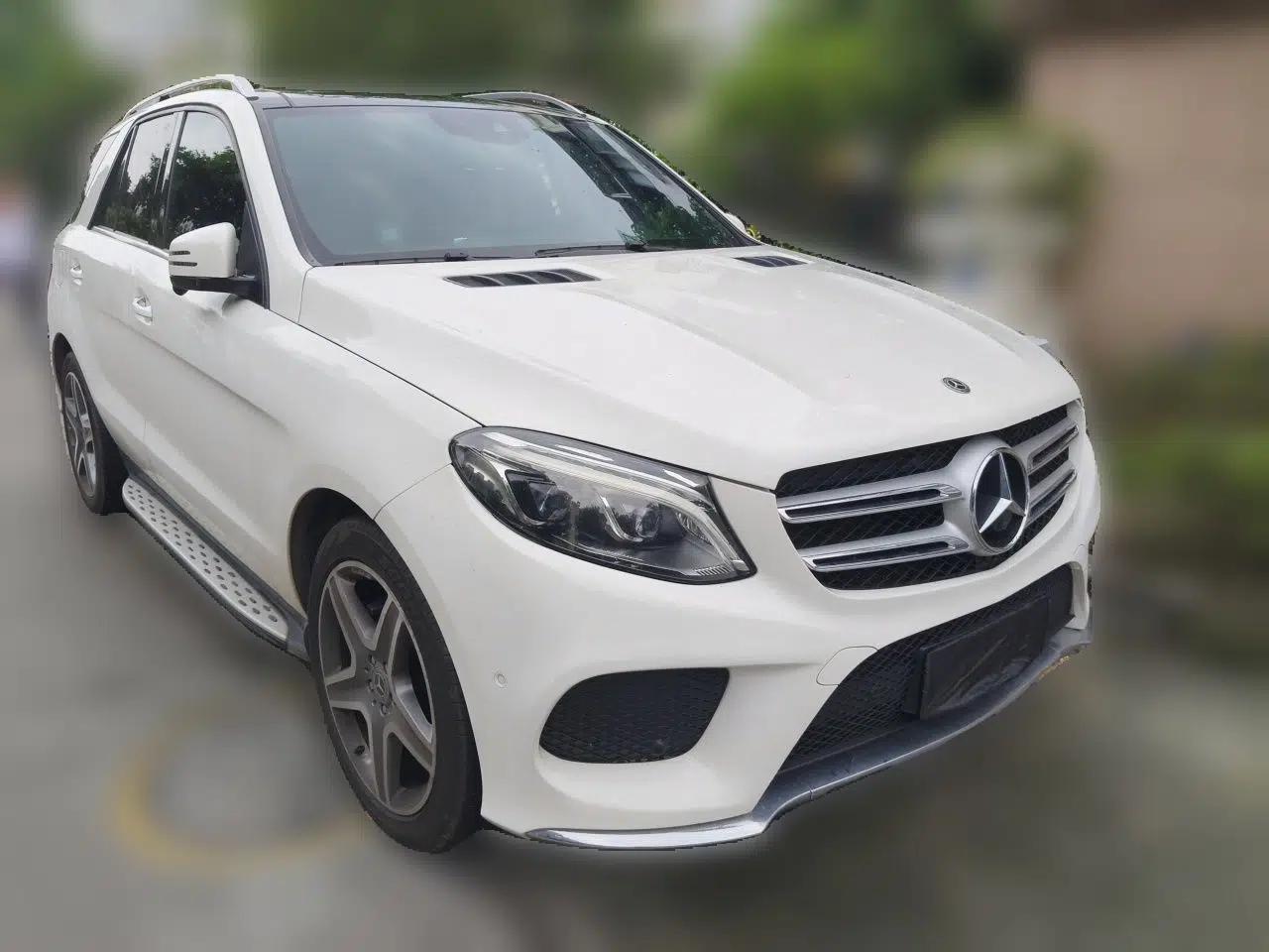 Mercedes-Benz GLE 2018 GLE 400 4MATIC Exclusive Edition — миниатюра 3