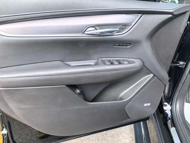 Cadillac XT6 2021 2.0T Mild Hybrid Six-Seat AWD Fashion Model — миниатюра 9