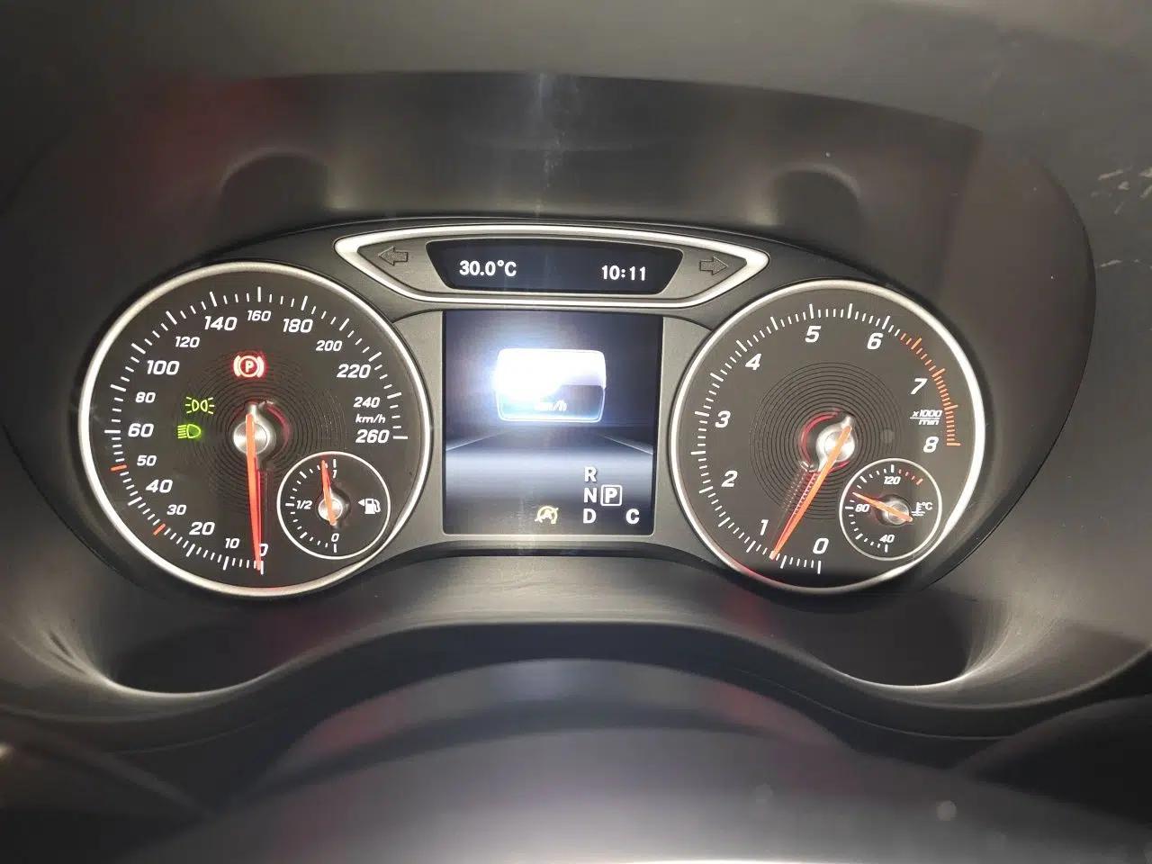 Mercedes-Benz B-Class 2015 B 200 Fashion Model — миниатюра 8