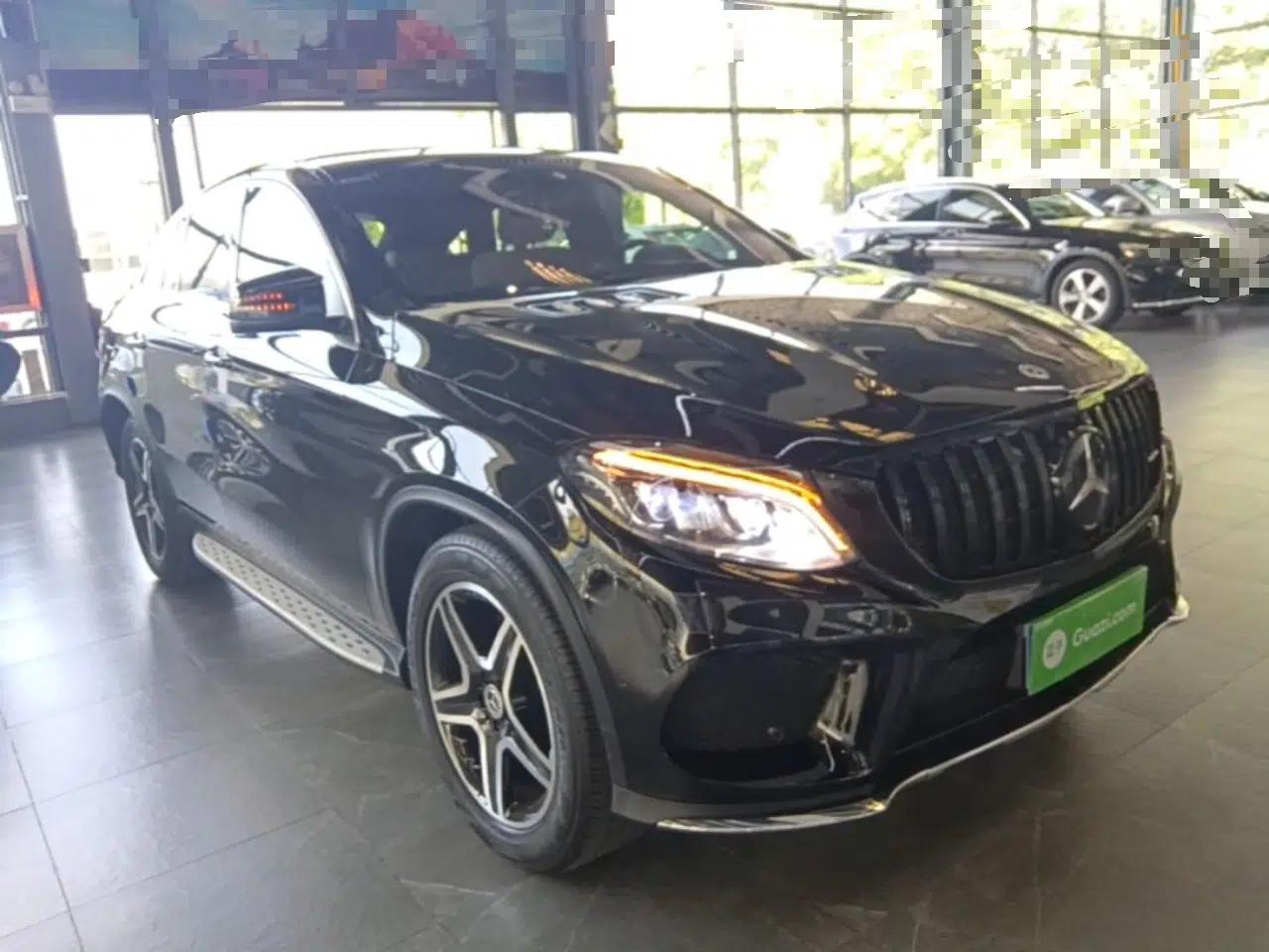 Mercedes-Benz GLE Coupe 2017 GLE 320 4MATIC Coupe SUV — миниатюра 3