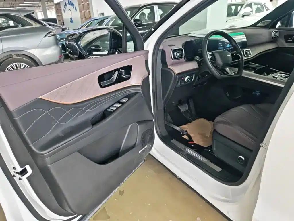Chery Tiggo 9 2025 2.0T Automatic 2WD Premium Edition 5-seater — миниатюра 16
