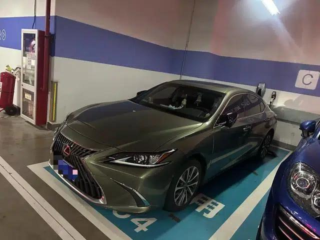 Lexus ES 2021 Model 200 Premium Edition