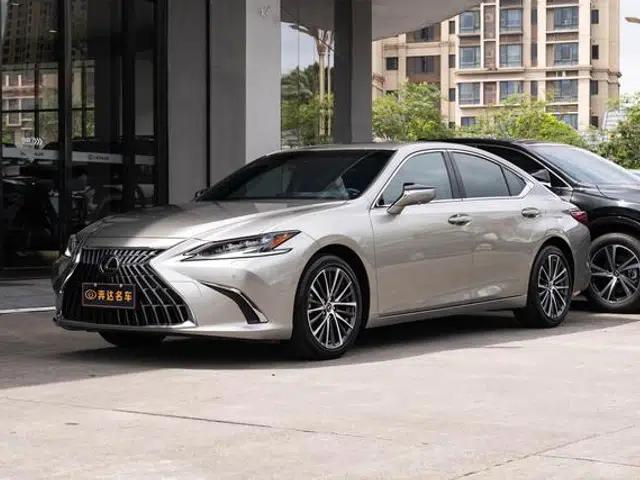 Lexus ES 2022 300h Premium Edition