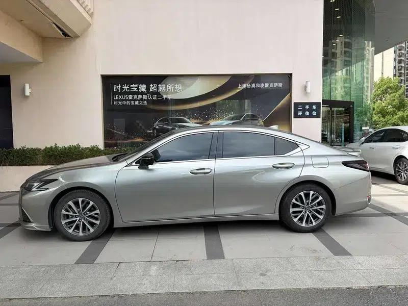 Lexus ES 2025 300h Premium Edition — миниатюра 3