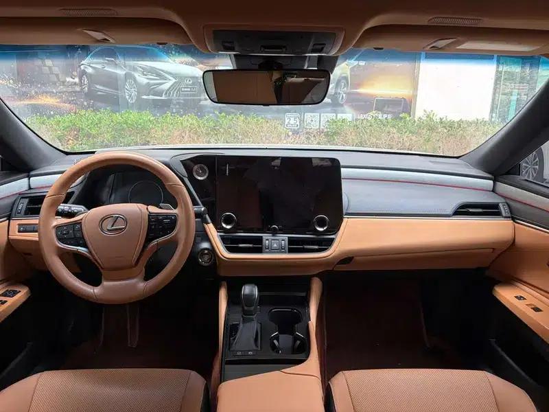 Lexus ES 2025 300h Premium Edition — миниатюра 10