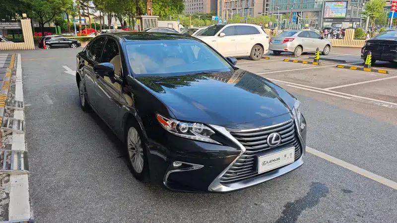 Lexus ES 2016 200 Midnight Special Limited Edition — миниатюра 3