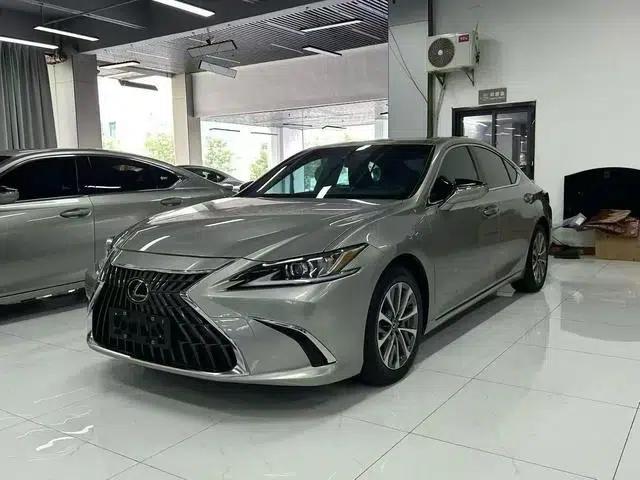 Lexus ES 2022 300h Premium Edition