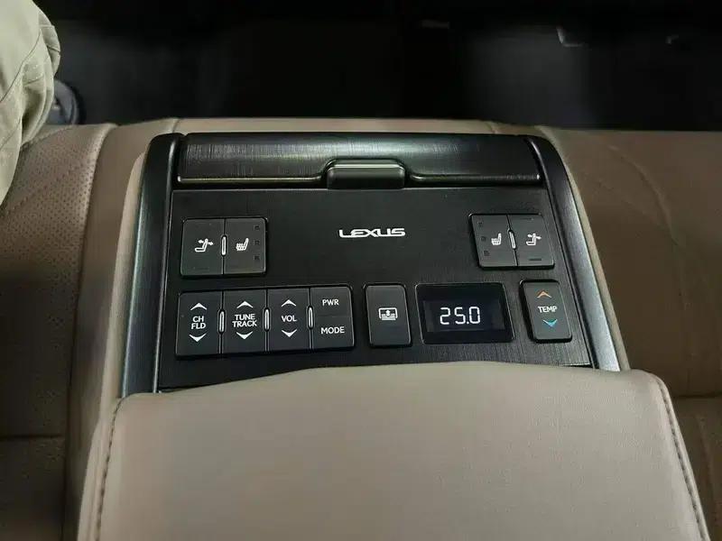Lexus ES 2021 300h Executive Edition — миниатюра 6