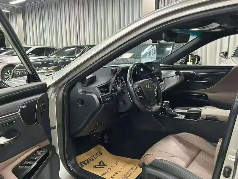 Lexus ES 2021 300h Executive Edition — миниатюра 8
