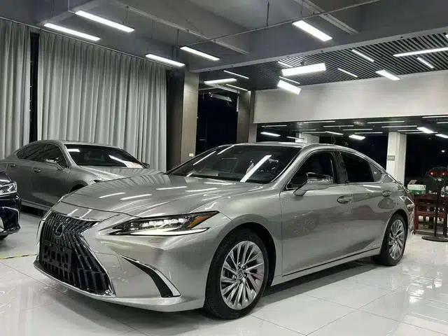 Lexus ES 2021 300h Executive Edition