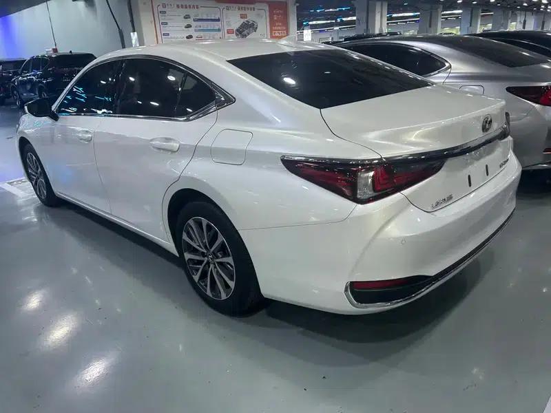 Lexus ES 2023 260 Premium Edition — миниатюра 4