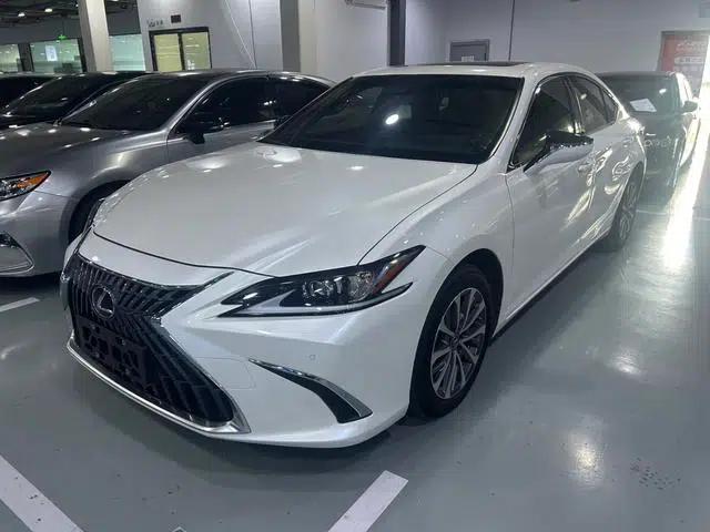 Lexus ES 2023 260 Premium Edition