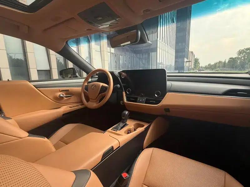 Lexus ES 2025 200 Premium Edition — миниатюра 18