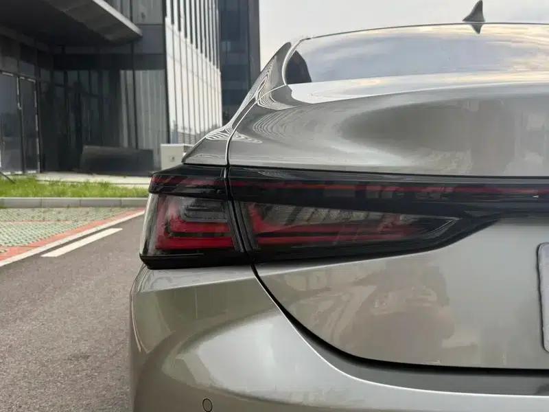 Lexus ES 2025 200 Premium Edition — миниатюра 9