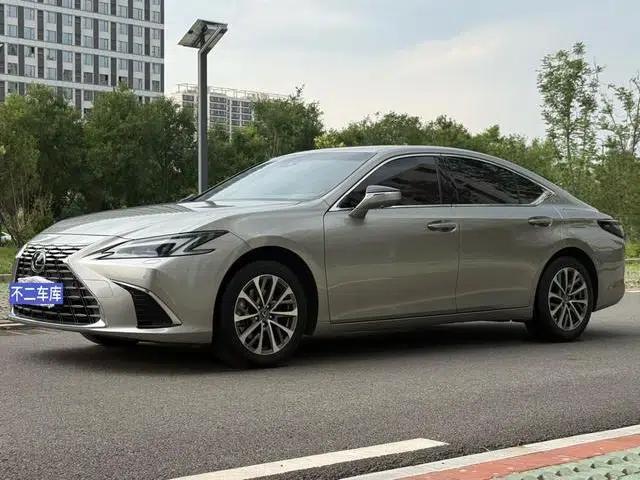 Lexus ES 2025 200 Premium Edition