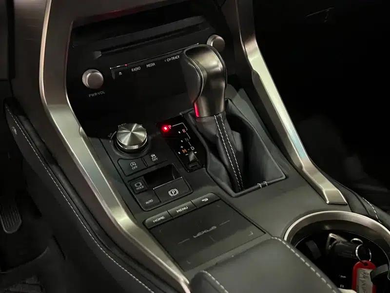 Lexus NX 2017 300 AWD Sport Edition — миниатюра 11