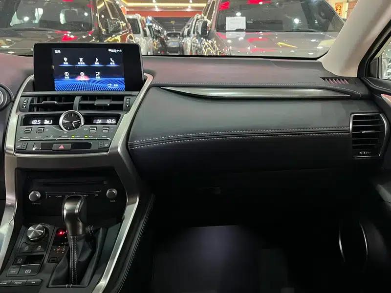 Lexus NX 2017 300 AWD Sport Edition — миниатюра 8