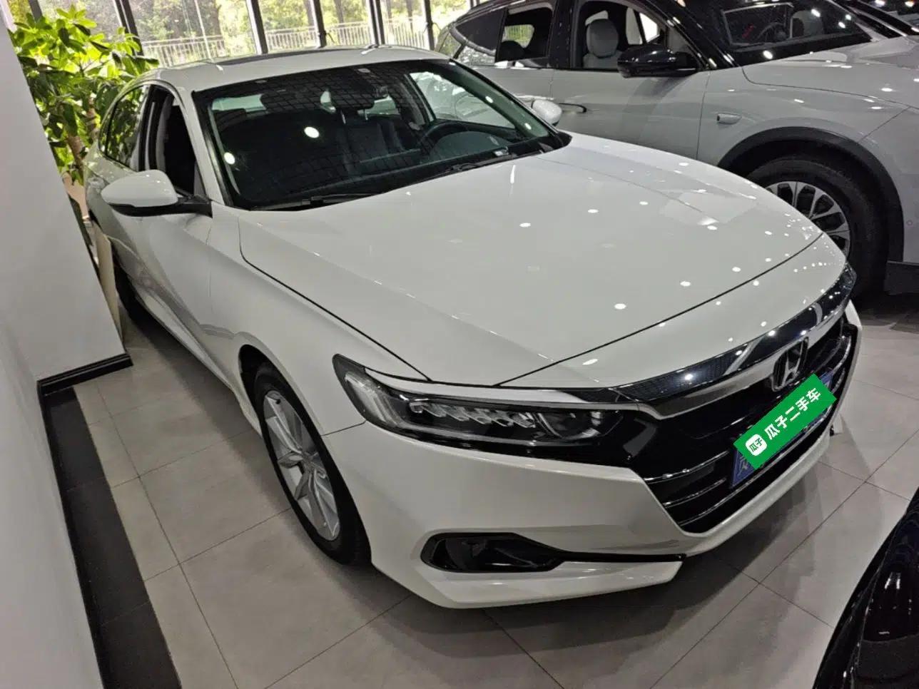 Honda Accord 2022 260TURBO Luxury Edition — миниатюра 3