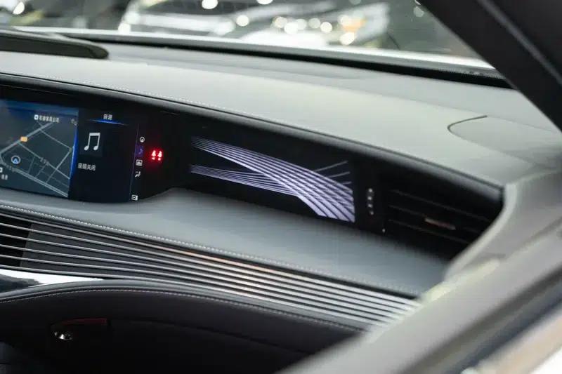 Lexus LS 2020 500h F SPORT (China VI Emission Standard) — миниатюра 11